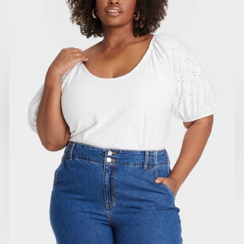 Women’s Puff Short Sleeve Eyelet Peasant Top - Picture 1 of 3